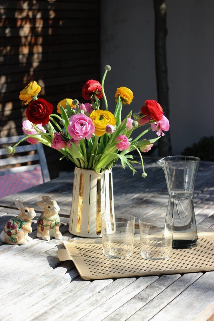 Easter+Table+outdoors